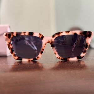 FEEL GOOD POLARIZED SUNGLASSES ROSE QUARTZ GRAY